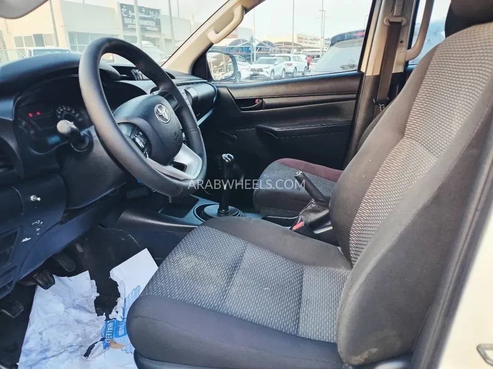 تويوتا هايلوكس 2018 for Sale in الشارقة Image-8