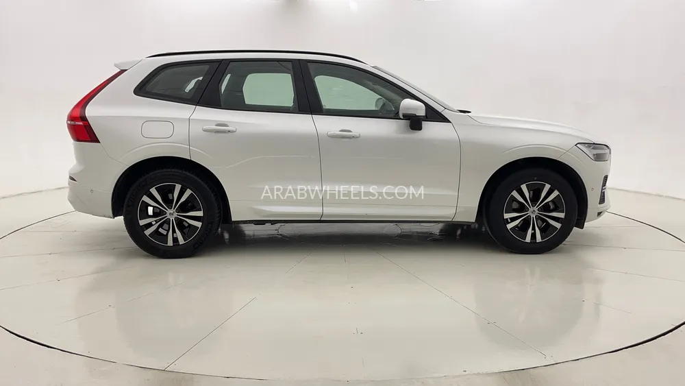 Volvo XC60 2023 for Sale in Dubai Image-2