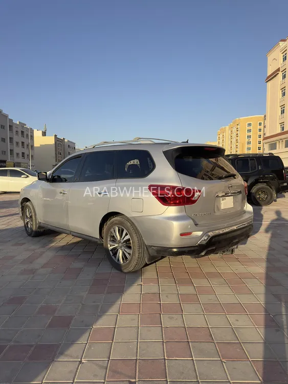 Nissan Pathfinder 2017 for Sale in Sharjah Image-5