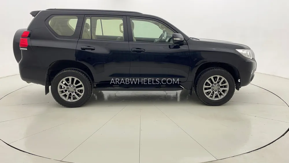 Toyota Land Cruiser Prado 2021 for Sale in Dubai Image-2