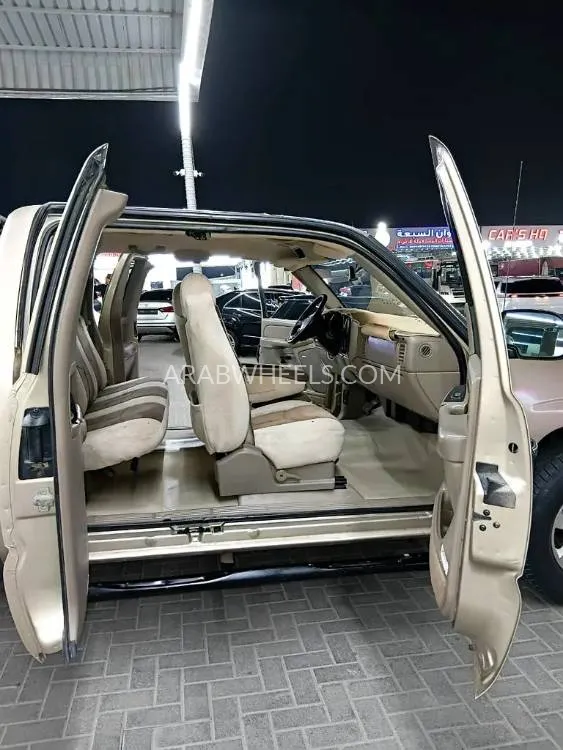 GMC Sierra 2004 for Sale in Ajman Image-11
