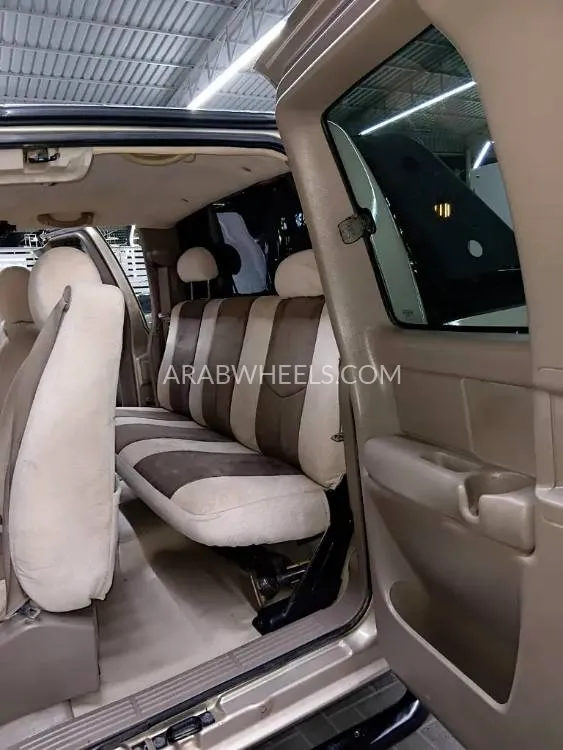 GMC Sierra 2004 for Sale in Ajman Image-14