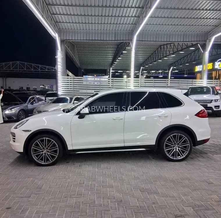 Porsche Cayenne 2011 for Sale in Ajman Image-7