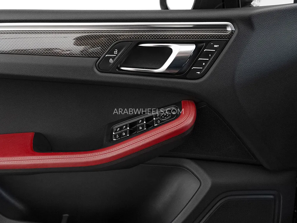 Porsche Macan 2024 for Sale in Dubai Image-10