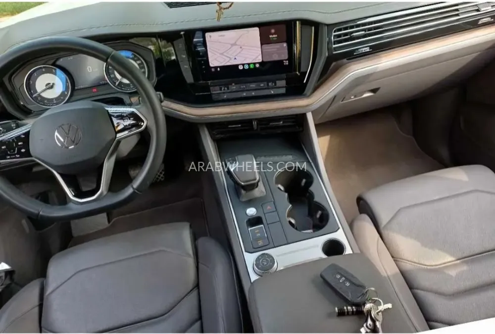 Volkswagen Touareg 2023 for Sale in Dubai Image-5