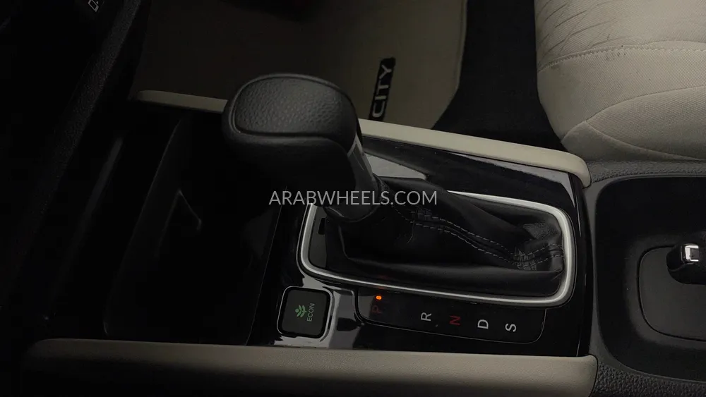 Honda City 2024 for Sale in Dubai Image-18