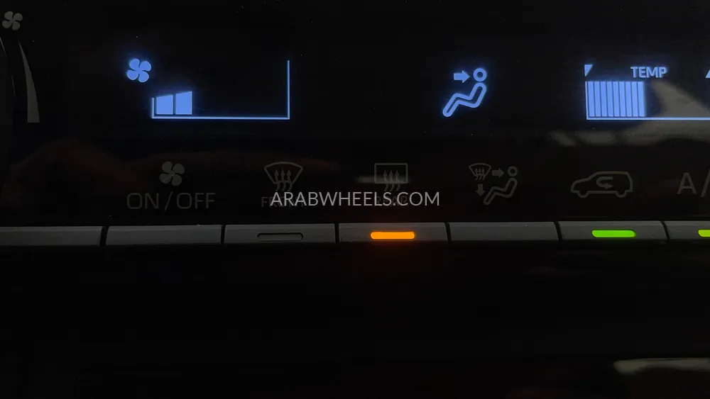 تويوتا راف 4 2023 for Sale in دبي Image-38