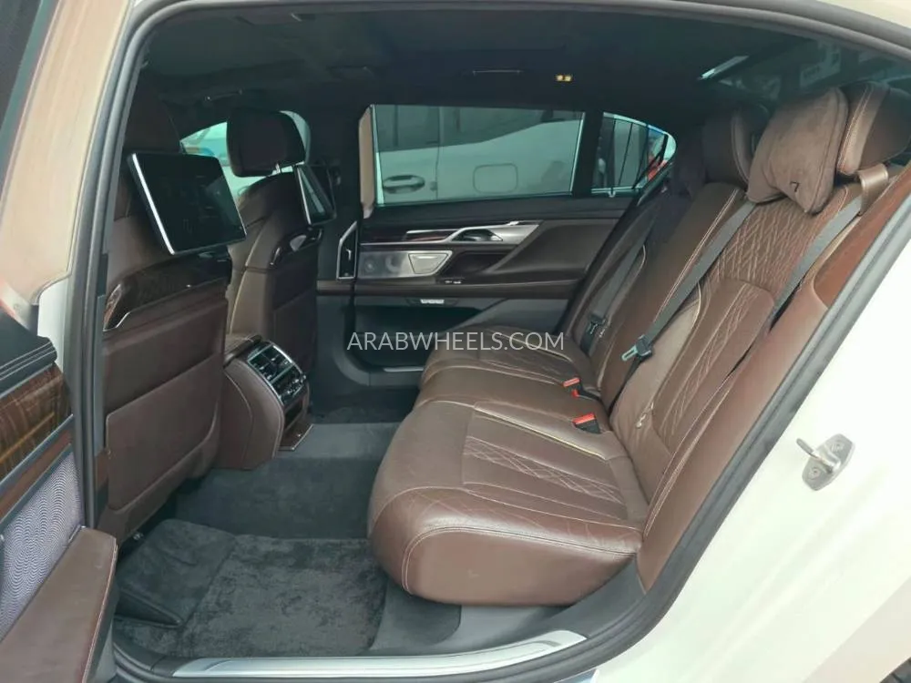 BMW 7 series 2016 for Sale in Dubai Image-18