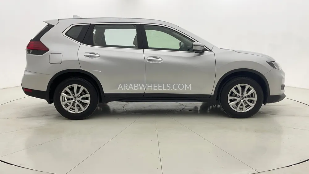 Nissan X-Trail 2021 for Sale in Dubai Image-2