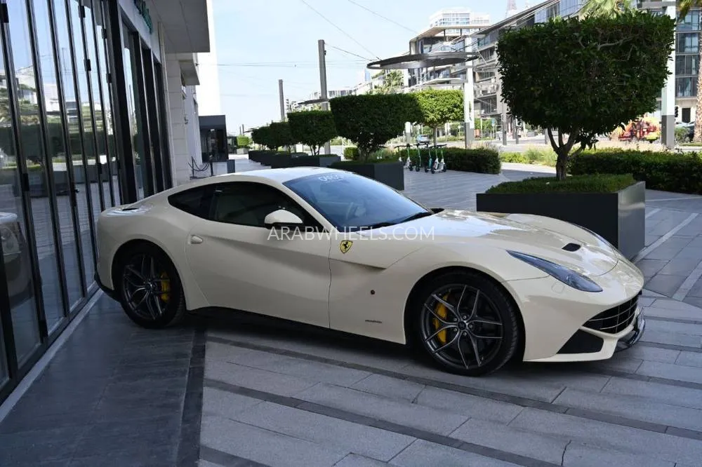فيراري F12 برلينيتا 2015 for Sale in دبي Image-10