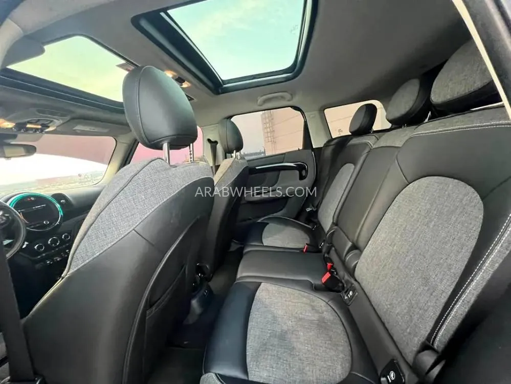 Mini Cooper 2020 for Sale in Sharjah Image-2