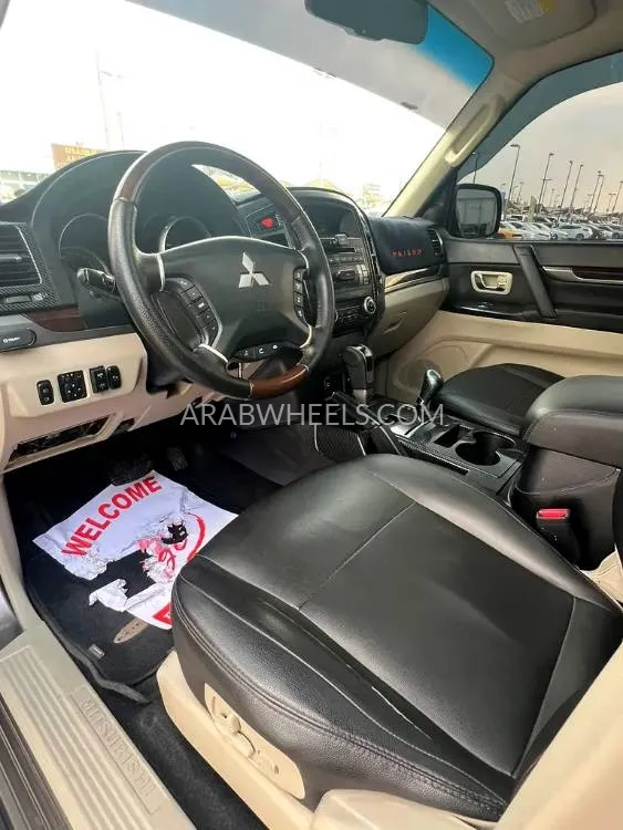 Mitsubishi Pajero 2012 for Sale in Sharjah Image-10