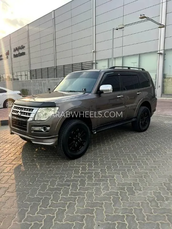 Mitsubishi Pajero 2012 for Sale in Sharjah Image-16
