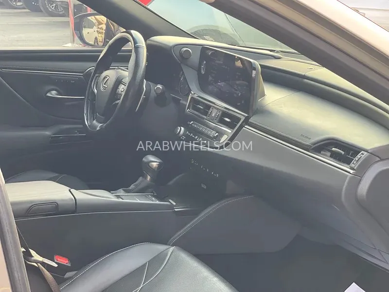 Lexus ES 2022 for Sale in Sharjah Image-10