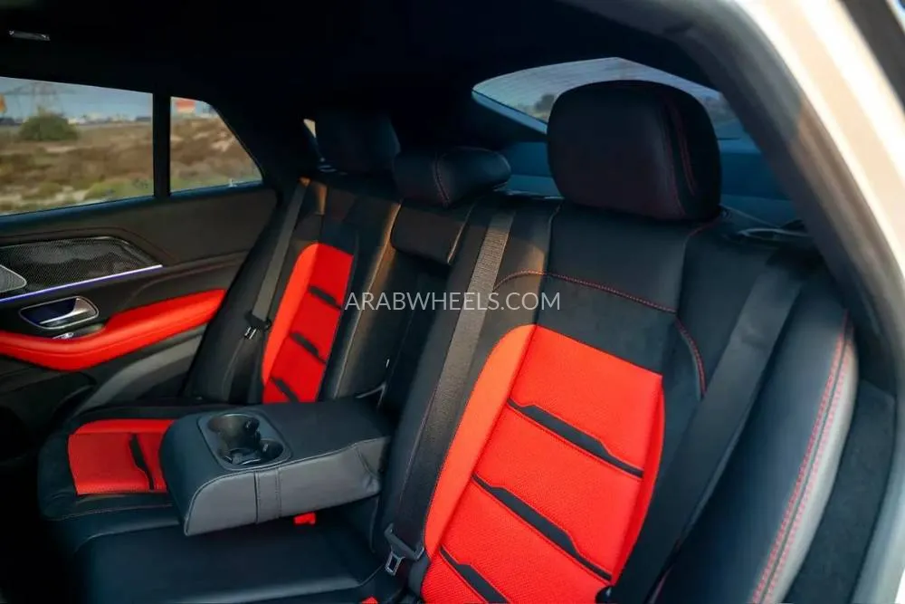 مرسيدس بنز GLE Class 2022 for Sale in الشارقة Image-12