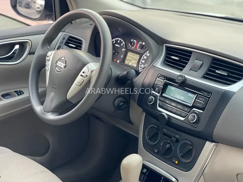 Nissan Sentra 2018 for Sale in Sharjah Image-4