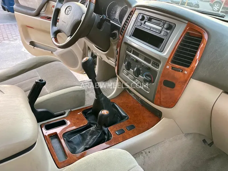 Toyota Land Cruiser 2006 for Sale in Sharjah Image-3
