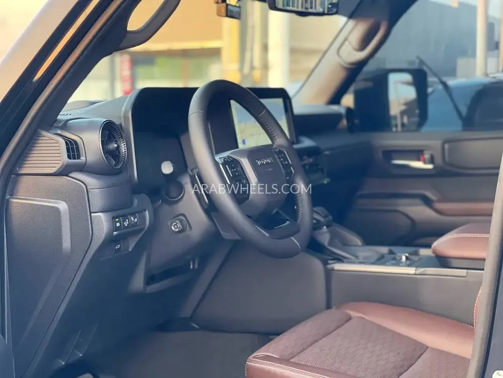 Toyota Land Cruiser Prado 2025 for Sale in Sharjah Image-12