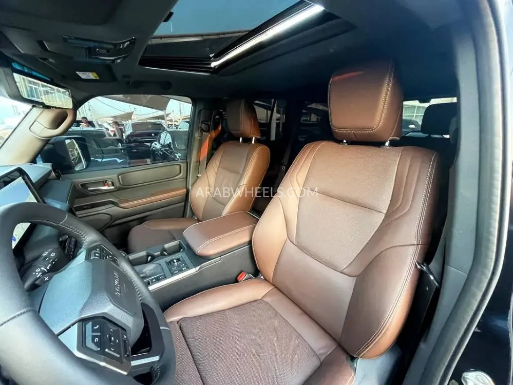 Toyota Land Cruiser Prado 2025 for Sale in Sharjah Image-13