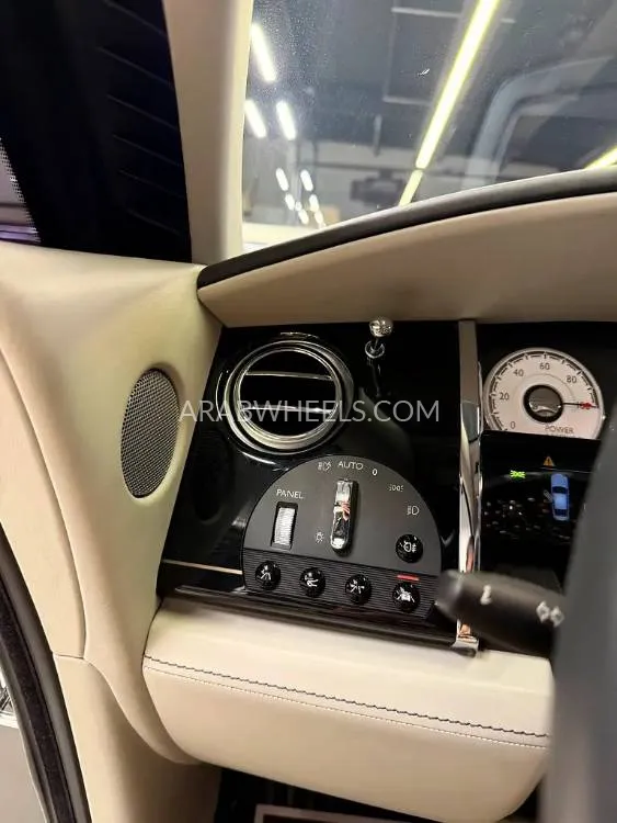Rolls Royce Wraith 2016 for Sale in Dubai Image-7