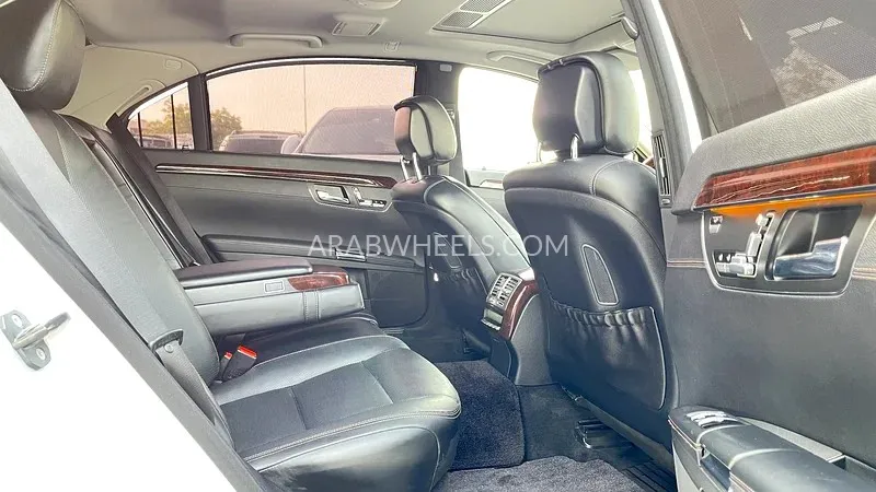 Mercedes Benz CLS Class 2012 for Sale in Dubai Image-2