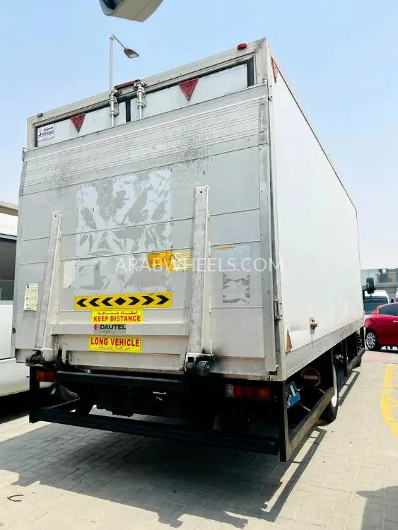 Mitsubishi Fuso 2022 for Sale in Sharjah Image-2