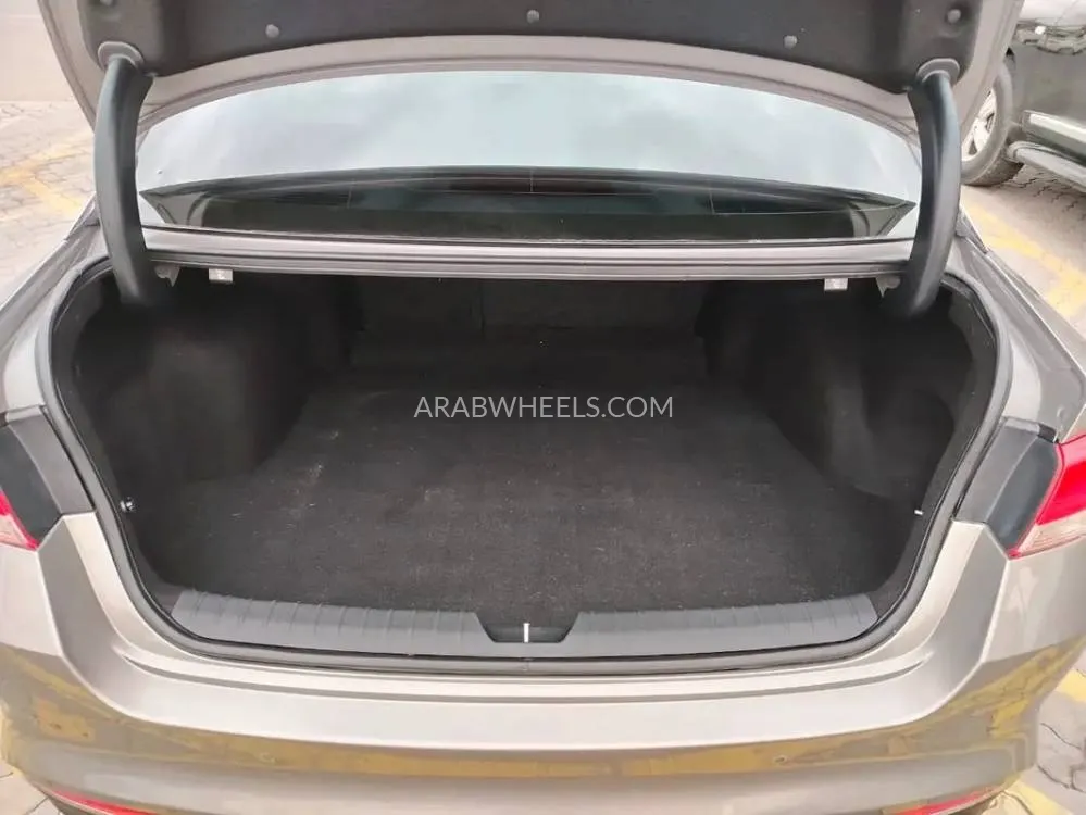 Kia Optima 2018 for Sale in Dubai Image-6