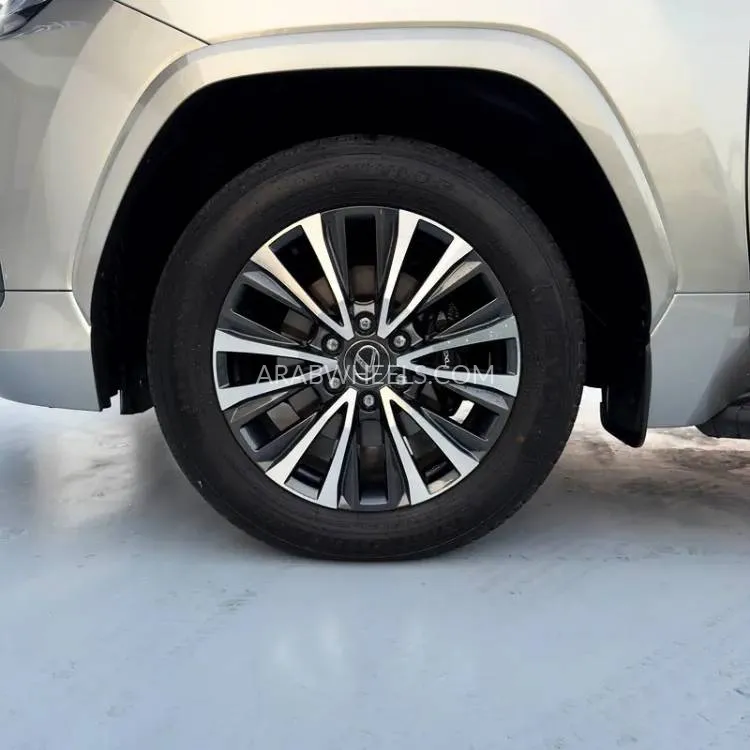 Lexus LX 2024 for Sale in Dubai Image-2