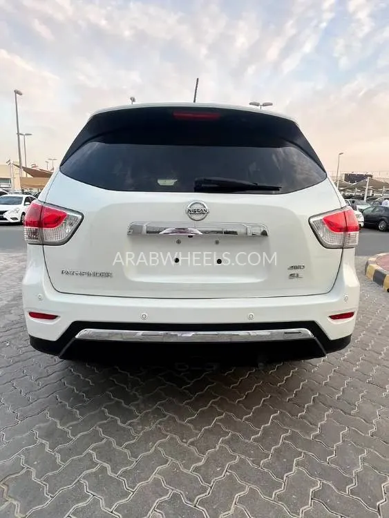 Nissan Pathfinder 2018 for Sale in Sharjah Image-5
