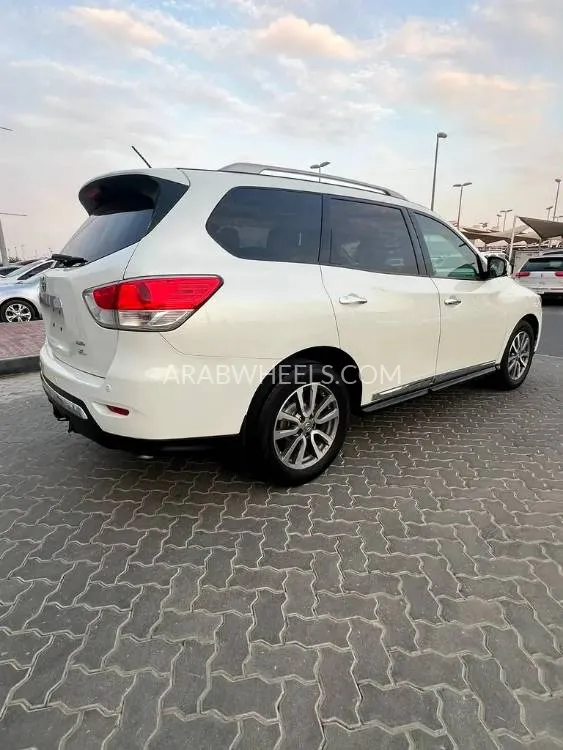 Nissan Pathfinder 2018 for Sale in Sharjah Image-11