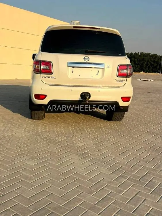 Nissan Patrol 2016 for Sale in Sharjah Image-3