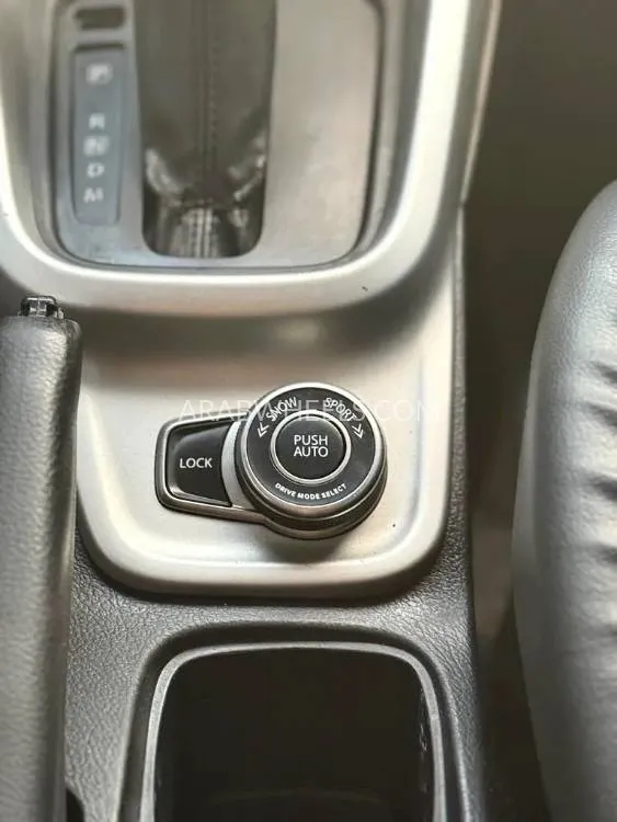 Suzuki Grand Vitara 2017 for Sale in Dubai Image-2