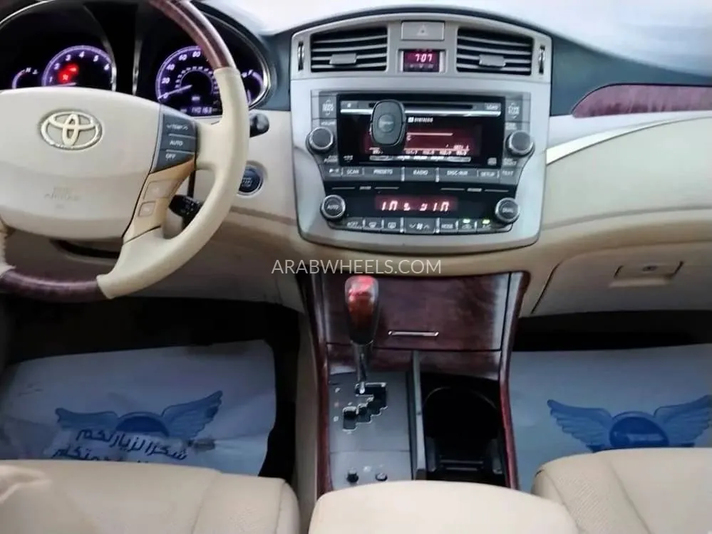 Toyota Avalon 2011 for Sale in Dubai Image-16