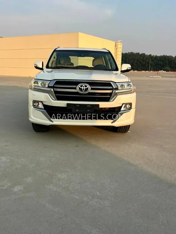 تويوتا لاند كروزر 2017 for Sale in الشارقة Image-12