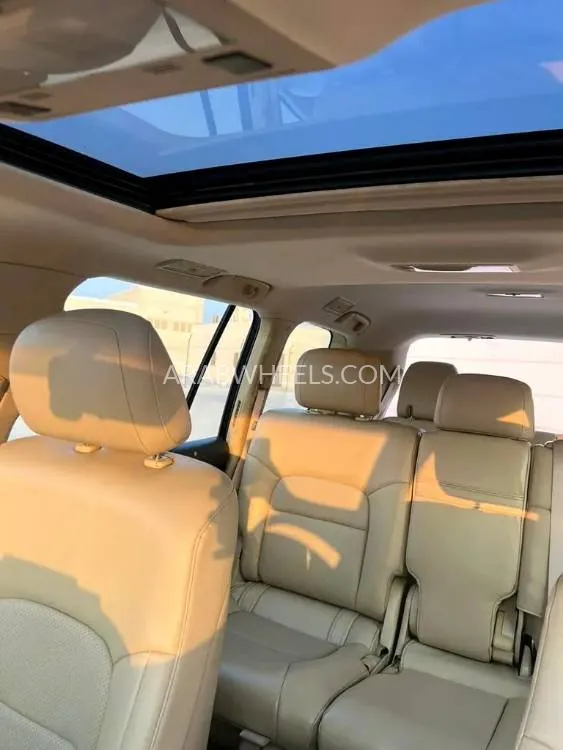 تويوتا لاند كروزر 2017 for Sale in الشارقة Image-13