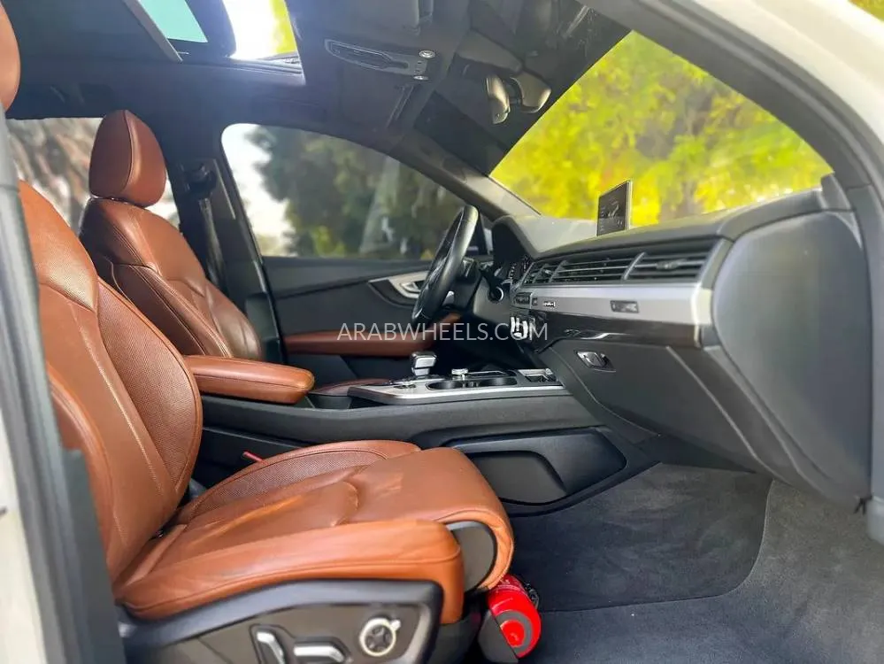 Audi Q7 2016 for Sale in Sharjah Image-7