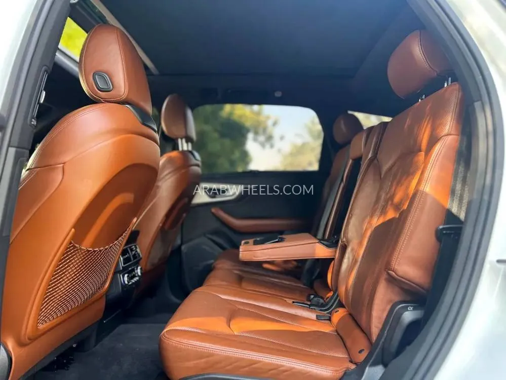 Audi Q7 2016 for Sale in Sharjah Image-13