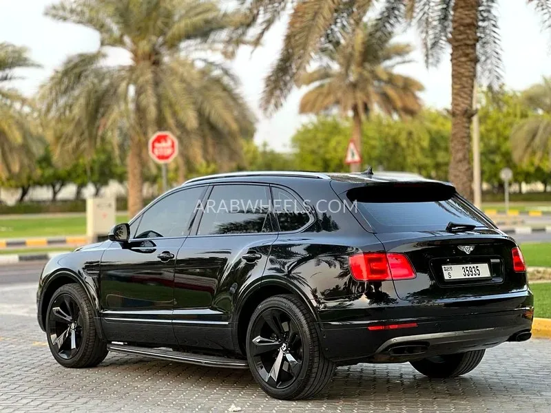 Bentley Bentayga 2018 for Sale in Sharjah Image-11