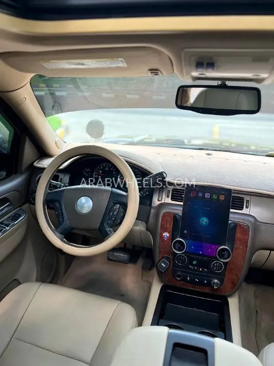 Chevrolet Tahoe 2011 for Sale in Sharjah Image-3