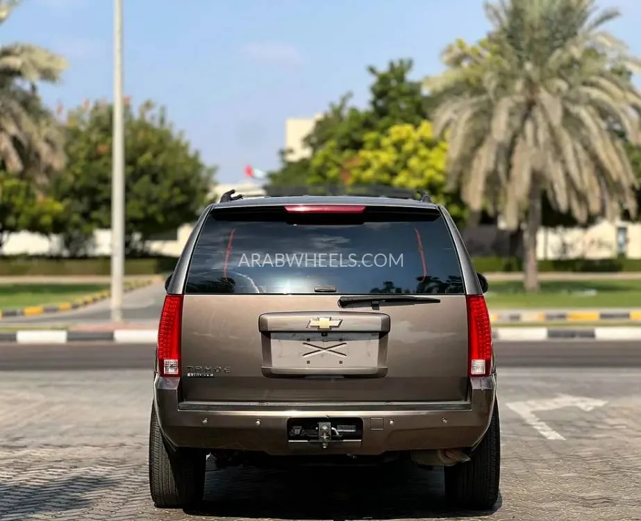 Chevrolet Tahoe 2011 for Sale in Sharjah Image-15