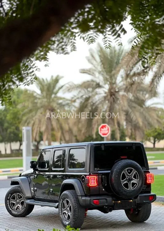 Jeep Wrangler 2018 for Sale in Sharjah Image-5