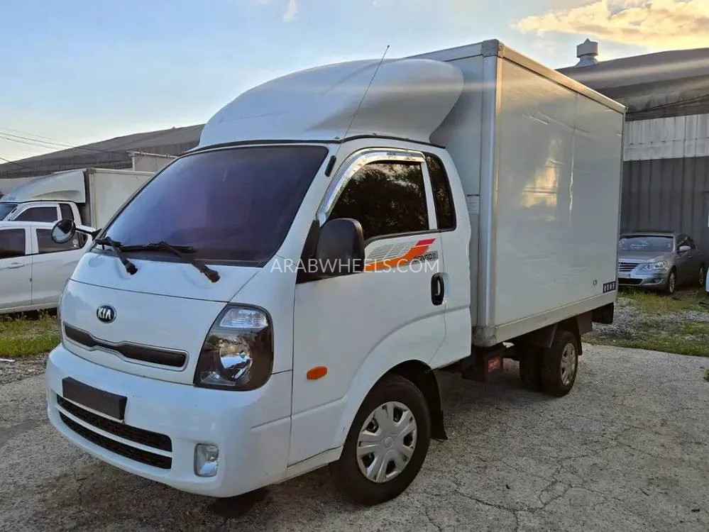 Kia Bongo 2017 for Sale in Sharjah Image-6