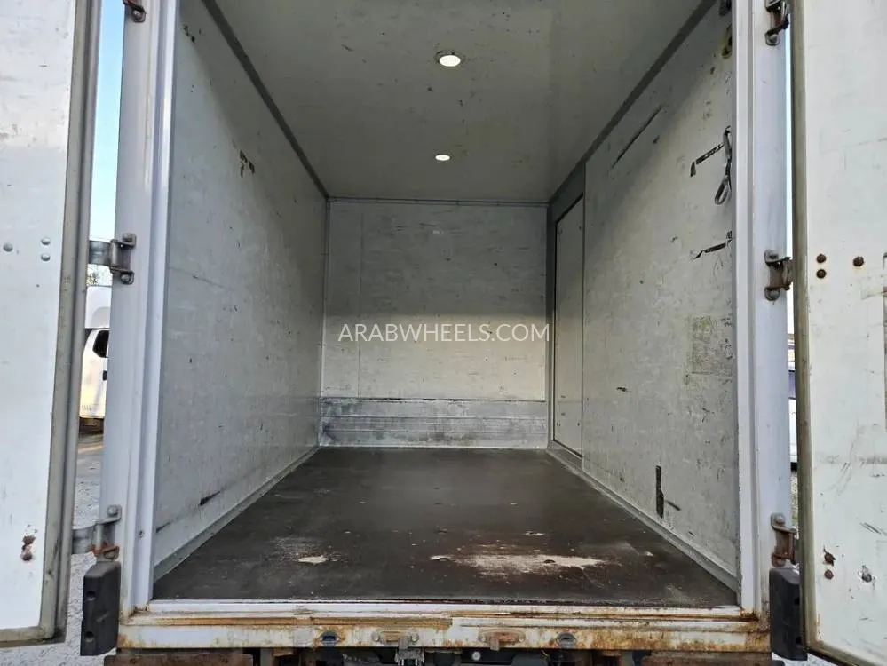 Kia Bongo 2017 for Sale in Sharjah Image-12