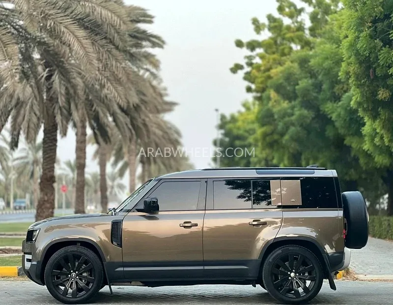 Land Rover Defender 2021 for Sale in Sharjah Image-5