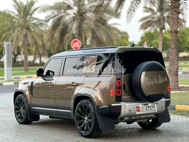 Land Rover Defender 2021 for Sale in Sharjah Image-12