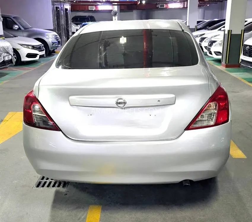 Nissan Sunny 2013 for Sale in Sharjah Image-2