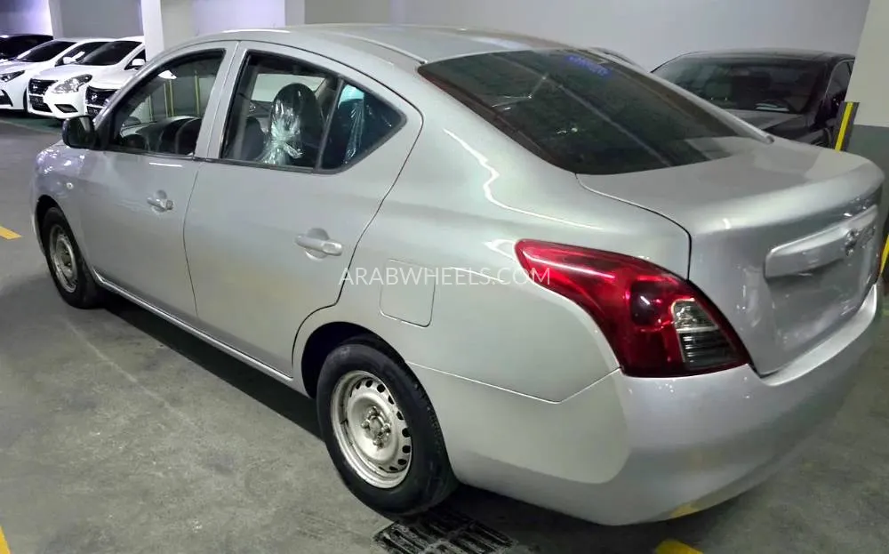 Nissan Sunny 2013 for Sale in Sharjah Image-3