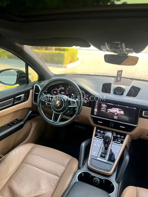 Porsche Cayenne 2019 for Sale in Sharjah Image-3