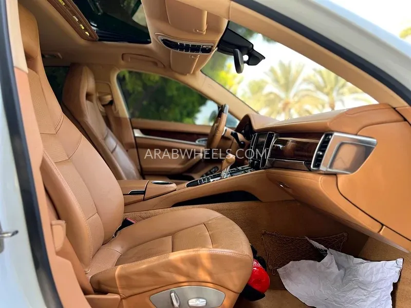 Porsche Panamera 2014 for Sale in Sharjah Image-4
