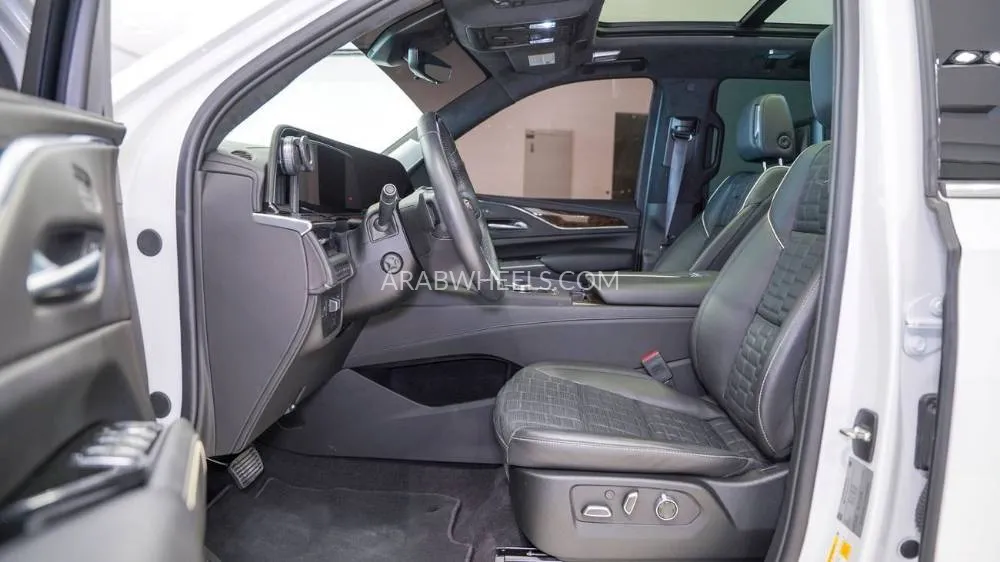 Cadillac Escalade 2024 for Sale in Sharjah Image-16